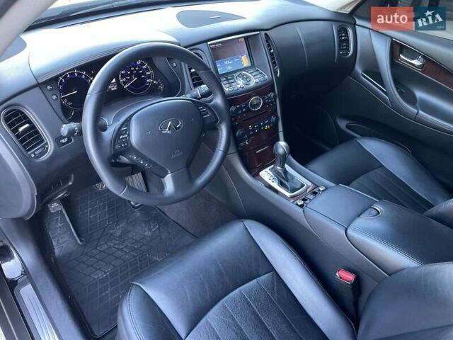 Чорний Інфініті QX50, об'ємом двигуна 3.7 л та пробігом 63 тис. км за 14900 $, фото 32 на Automoto.ua