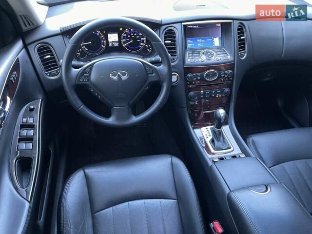 Чорний Інфініті QX50, об'ємом двигуна 3.7 л та пробігом 63 тис. км за 14900 $, фото 44 на Automoto.ua