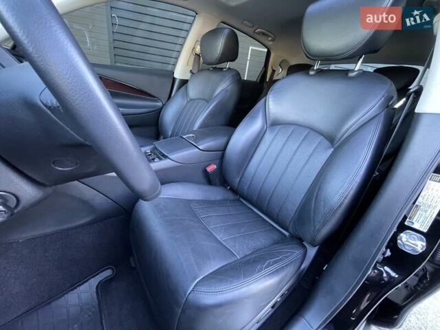 Черный Инфинити QX50, объемом двигателя 3.7 л и пробегом 65 тыс. км за 13999 $, фото 50 на Automoto.ua