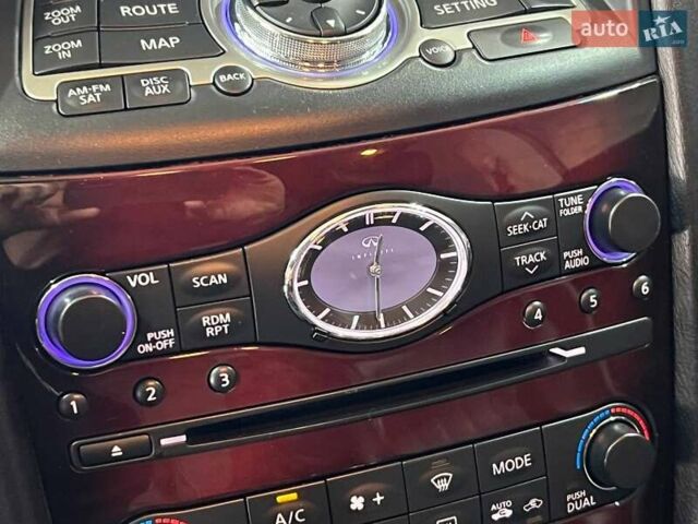 Черный Инфинити QX50, объемом двигателя 3.7 л и пробегом 195 тыс. км за 11800 $, фото 18 на Automoto.ua