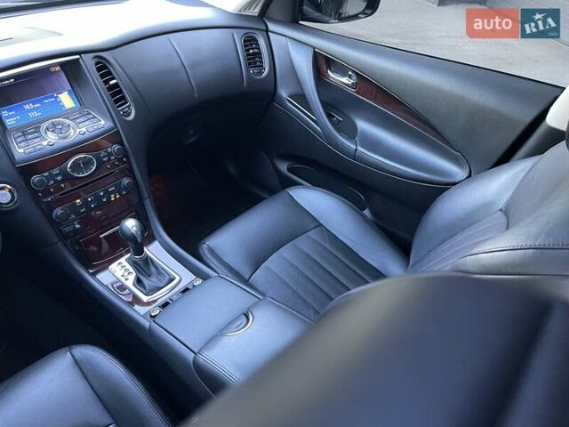 Черный Инфинити QX50, объемом двигателя 3.7 л и пробегом 65 тыс. км за 14500 $, фото 40 на Automoto.ua