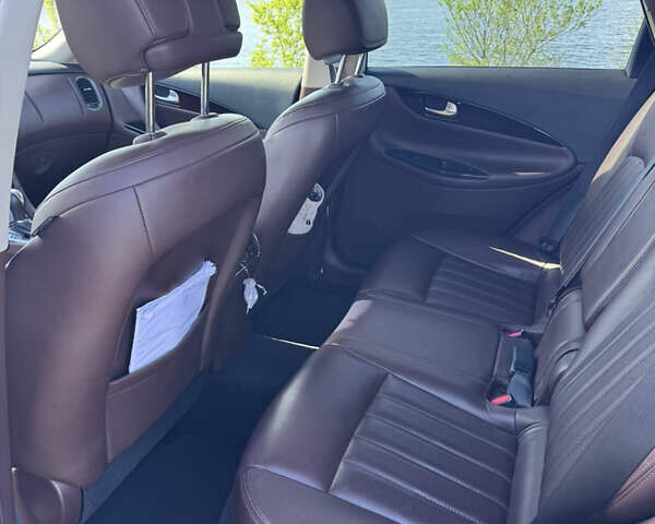 Черный Инфинити QX50, объемом двигателя 2.5 л и пробегом 60 тыс. км за 20300 $, фото 11 на Automoto.ua