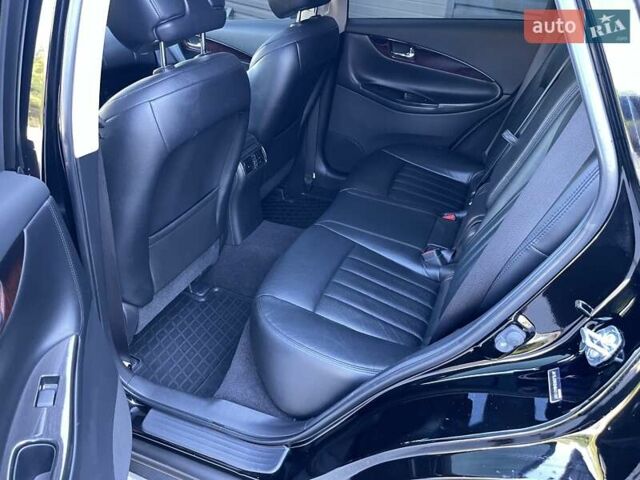 Черный Инфинити QX50, объемом двигателя 3.7 л и пробегом 65 тыс. км за 13999 $, фото 54 на Automoto.ua