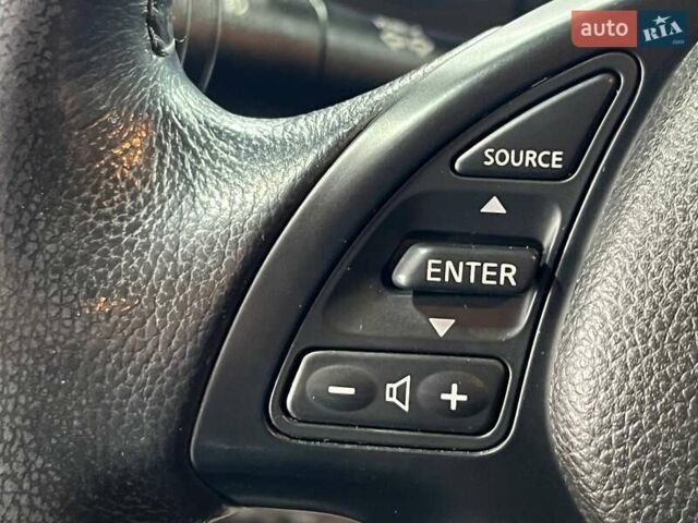 Черный Инфинити QX50, объемом двигателя 3.7 л и пробегом 195 тыс. км за 11800 $, фото 24 на Automoto.ua