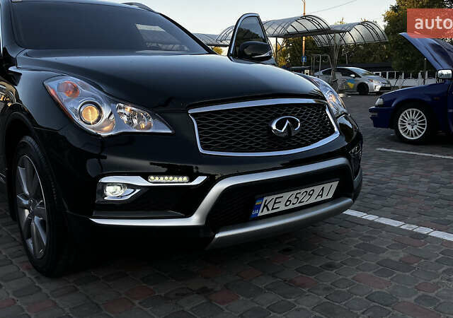 Черный Инфинити QX50, объемом двигателя 3.7 л и пробегом 42 тыс. км за 18000 $, фото 45 на Automoto.ua