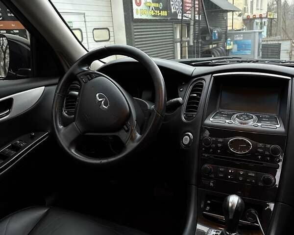Чорний Інфініті QX50, об'ємом двигуна 3.7 л та пробігом 145 тис. км за 14950 $, фото 26 на Automoto.ua