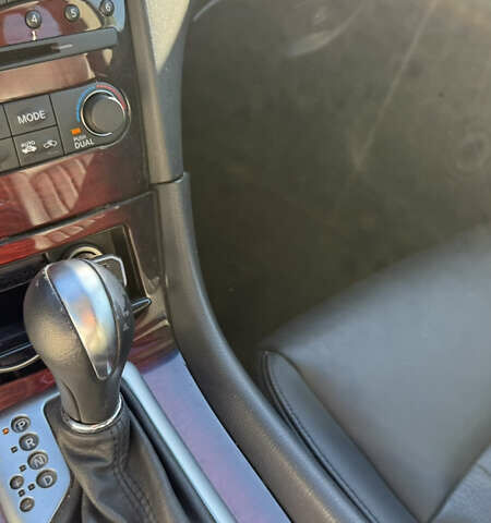 Черный Инфинити QX50, объемом двигателя 3.7 л и пробегом 62 тыс. км за 17000 $, фото 17 на Automoto.ua