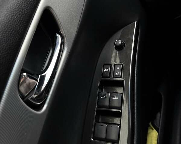 Чорний Інфініті QX50, об'ємом двигуна 3.7 л та пробігом 145 тис. км за 14950 $, фото 31 на Automoto.ua