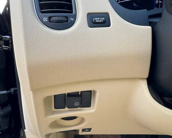 Чорний Інфініті QX50, об'ємом двигуна 3.7 л та пробігом 90 тис. км за 17500 $, фото 18 на Automoto.ua