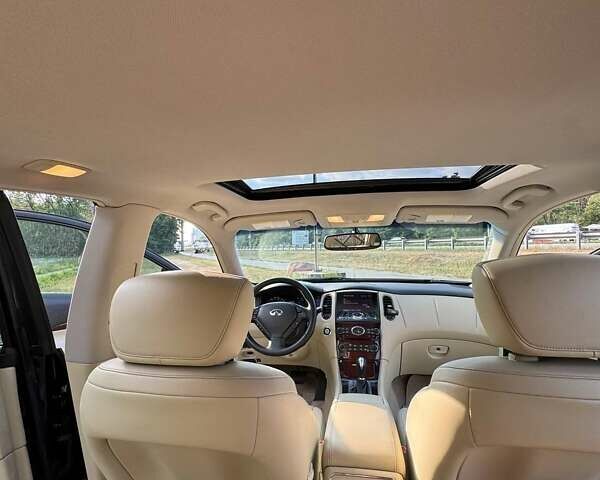 Чорний Інфініті QX50, об'ємом двигуна 3.7 л та пробігом 90 тис. км за 17500 $, фото 25 на Automoto.ua