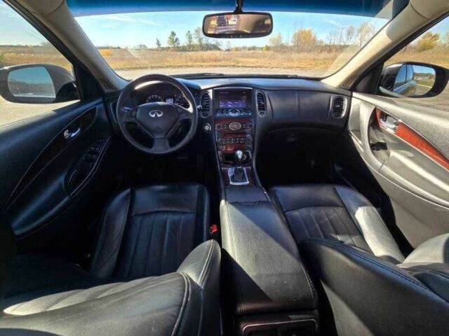 Черный Инфинити QX50, объемом двигателя 3.7 л и пробегом 58 тыс. км за 2200 $, фото 5 на Automoto.ua