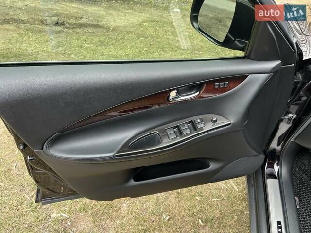 Черный Инфинити QX50, объемом двигателя 3.7 л и пробегом 80 тыс. км за 16999 $, фото 12 на Automoto.ua