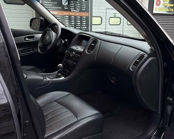 Чорний Інфініті QX50, об'ємом двигуна 3.7 л та пробігом 145 тис. км за 14950 $, фото 24 на Automoto.ua