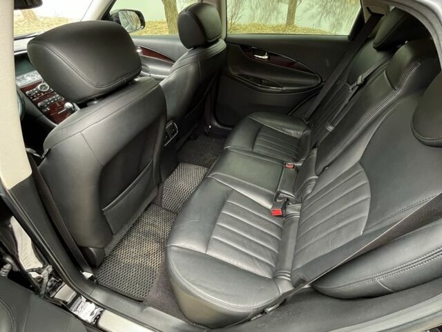 Чорний Інфініті QX50, об'ємом двигуна 3.7 л та пробігом 80 тис. км за 16999 $, фото 13 на Automoto.ua