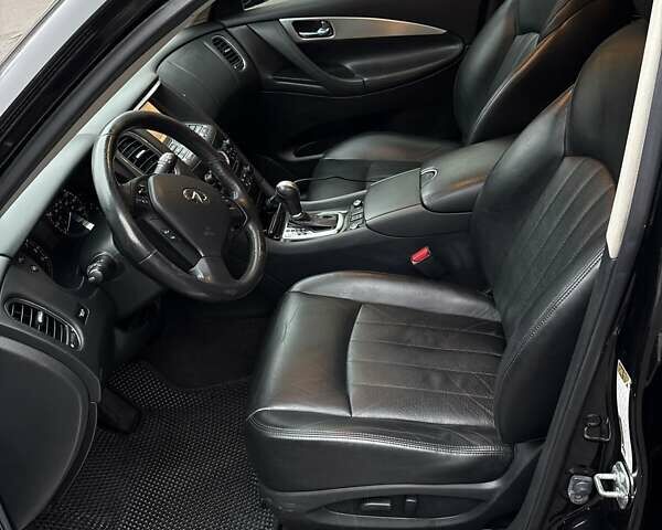 Чорний Інфініті QX50, об'ємом двигуна 3.7 л та пробігом 145 тис. км за 14950 $, фото 20 на Automoto.ua