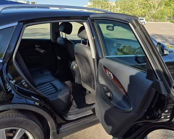 Черный Инфинити QX50, объемом двигателя 3.7 л и пробегом 104 тыс. км за 18700 $, фото 16 на Automoto.ua