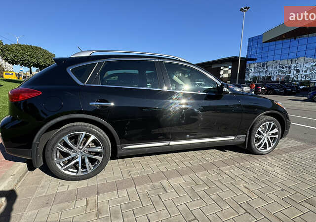 Черный Инфинити QX50, объемом двигателя 3.7 л и пробегом 62 тыс. км за 17000 $, фото 8 на Automoto.ua