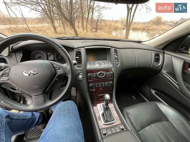 Черный Инфинити QX50, объемом двигателя 3.7 л и пробегом 80 тыс. км за 16999 $, фото 10 на Automoto.ua