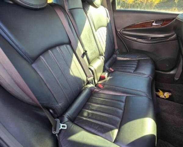Черный Инфинити QX50, объемом двигателя 3.7 л и пробегом 58 тыс. км за 2200 $, фото 10 на Automoto.ua