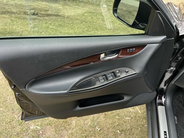 Чорний Інфініті QX50, об'ємом двигуна 3.7 л та пробігом 80 тис. км за 16999 $, фото 12 на Automoto.ua