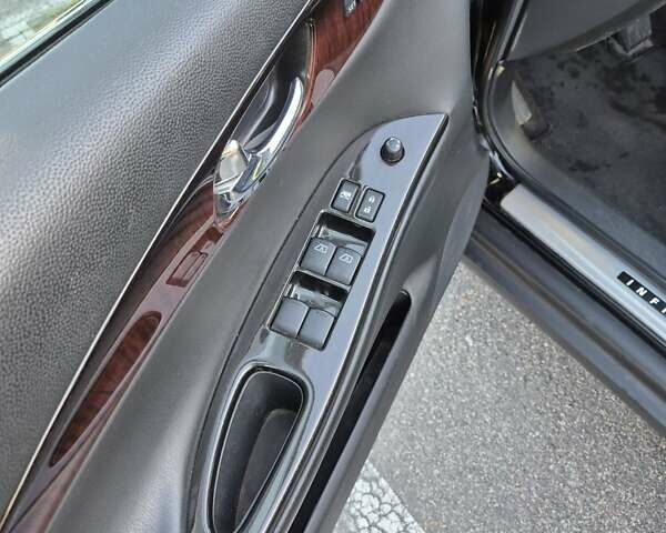 Черный Инфинити QX50, объемом двигателя 3.7 л и пробегом 104 тыс. км за 18700 $, фото 12 на Automoto.ua
