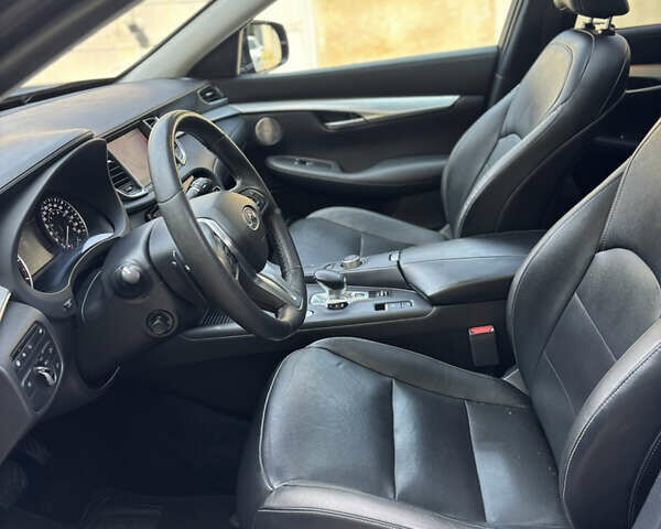 Черный Инфинити QX50, объемом двигателя 2 л и пробегом 155 тыс. км за 23500 $, фото 4 на Automoto.ua