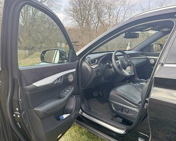 Черный Инфинити QX50, объемом двигателя 2 л и пробегом 60 тыс. км за 24800 $, фото 14 на Automoto.ua