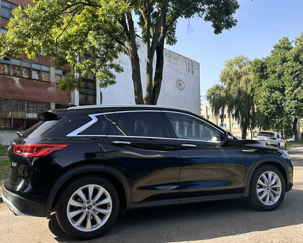 Чорний Інфініті QX50, об'ємом двигуна 2 л та пробігом 131 тис. км за 24500 $, фото 12 на Automoto.ua