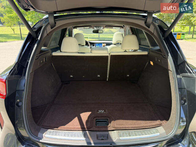 Чорний Інфініті QX50, об'ємом двигуна 1.99 л та пробігом 50 тис. км за 25900 $, фото 38 на Automoto.ua