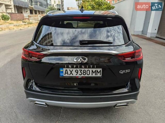 Чорний Інфініті QX50, об'ємом двигуна 2 л та пробігом 180 тис. км за 18500 $, фото 9 на Automoto.ua