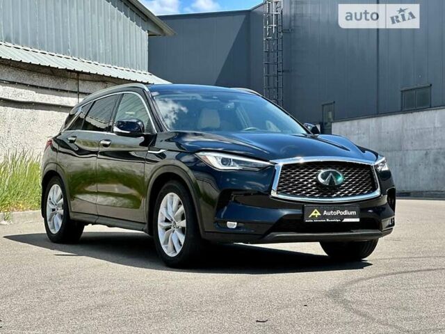 Чорний Інфініті QX50, об'ємом двигуна 2 л та пробігом 52 тис. км за 28999 $, фото 4 на Automoto.ua