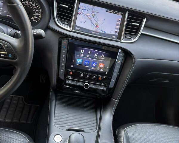 Черный Инфинити QX50, объемом двигателя 2 л и пробегом 155 тыс. км за 23500 $, фото 23 на Automoto.ua