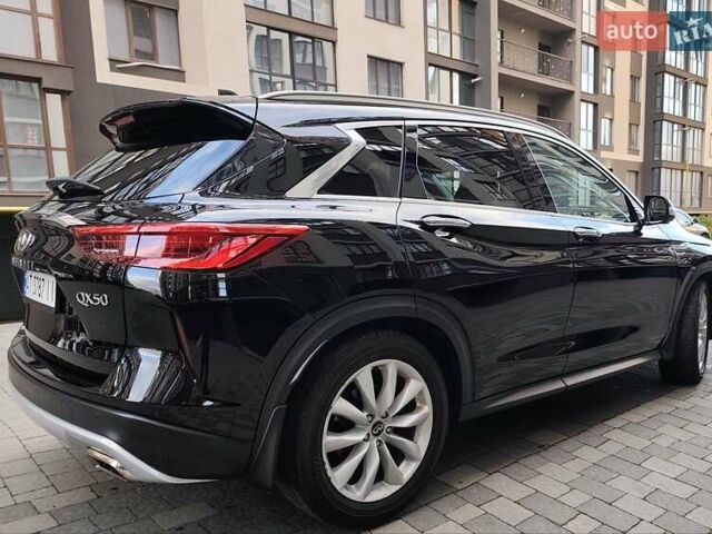 Черный Инфинити QX50, объемом двигателя 2 л и пробегом 130 тыс. км за 19700 $, фото 6 на Automoto.ua