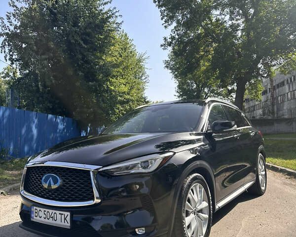 Чорний Інфініті QX50, об'ємом двигуна 2 л та пробігом 131 тис. км за 24500 $, фото 1 на Automoto.ua