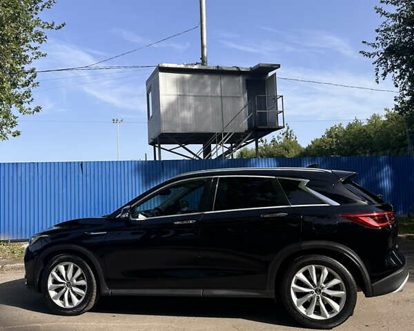 Чорний Інфініті QX50, об'ємом двигуна 2 л та пробігом 131 тис. км за 24500 $, фото 5 на Automoto.ua