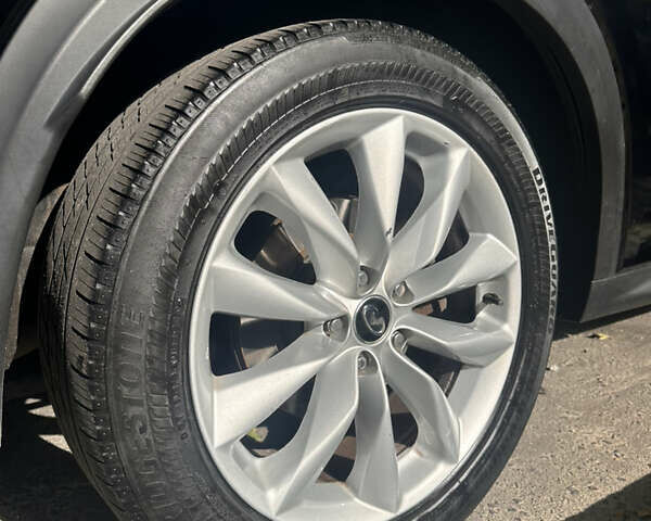 Чорний Інфініті QX50, об'ємом двигуна 2 л та пробігом 131 тис. км за 24500 $, фото 14 на Automoto.ua