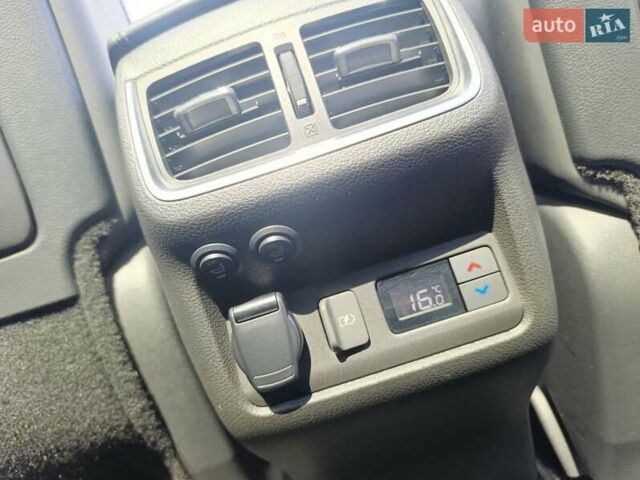 Черный Инфинити QX50, объемом двигателя 1.99 л и пробегом 63 тыс. км за 28500 $, фото 11 на Automoto.ua