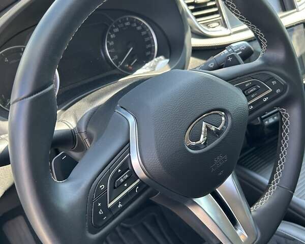 Чорний Інфініті QX50, об'ємом двигуна 2 л та пробігом 93 тис. км за 22200 $, фото 10 на Automoto.ua