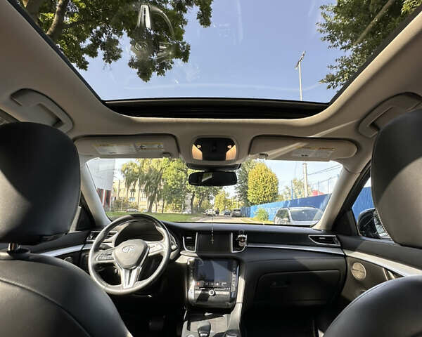 Чорний Інфініті QX50, об'ємом двигуна 2 л та пробігом 131 тис. км за 24500 $, фото 29 на Automoto.ua
