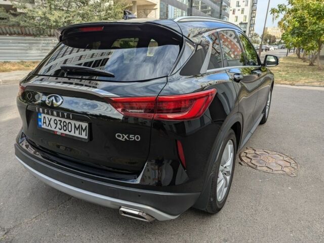 Чорний Інфініті QX50, об'ємом двигуна 2 л та пробігом 180 тис. км за 475 $, фото 7 на Automoto.ua