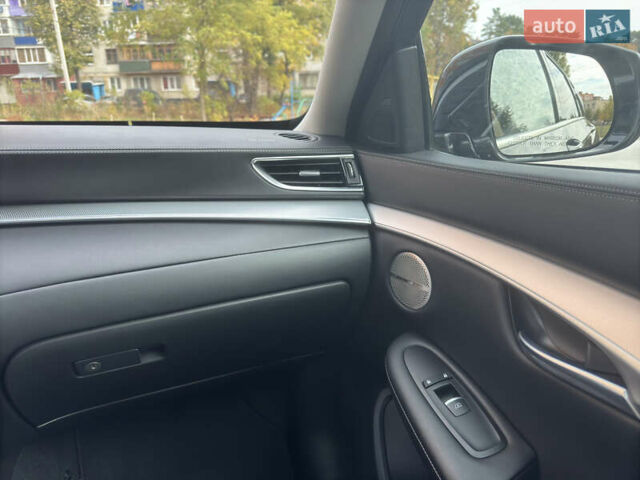 Чорний Інфініті QX50, об'ємом двигуна 2 л та пробігом 112 тис. км за 27000 $, фото 8 на Automoto.ua
