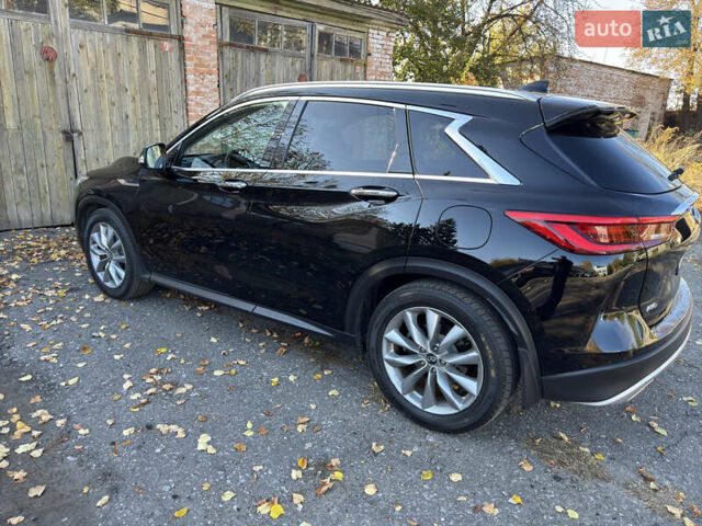 Чорний Інфініті QX50, об'ємом двигуна 2 л та пробігом 112 тис. км за 27000 $, фото 2 на Automoto.ua