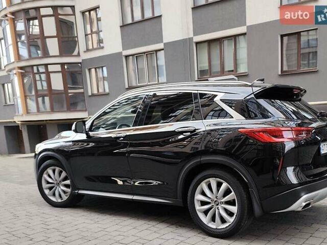 Черный Инфинити QX50, объемом двигателя 2 л и пробегом 130 тыс. км за 19700 $, фото 1 на Automoto.ua