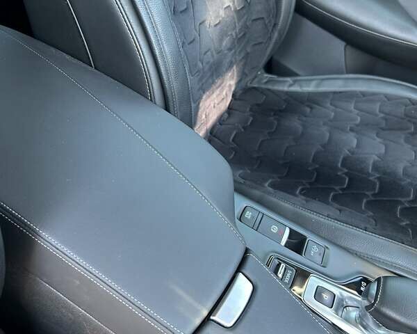 Чорний Інфініті QX50, об'ємом двигуна 2 л та пробігом 93 тис. км за 22200 $, фото 7 на Automoto.ua
