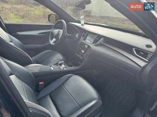 Черный Инфинити QX50, объемом двигателя 2 л и пробегом 60 тыс. км за 24800 $, фото 10 на Automoto.ua