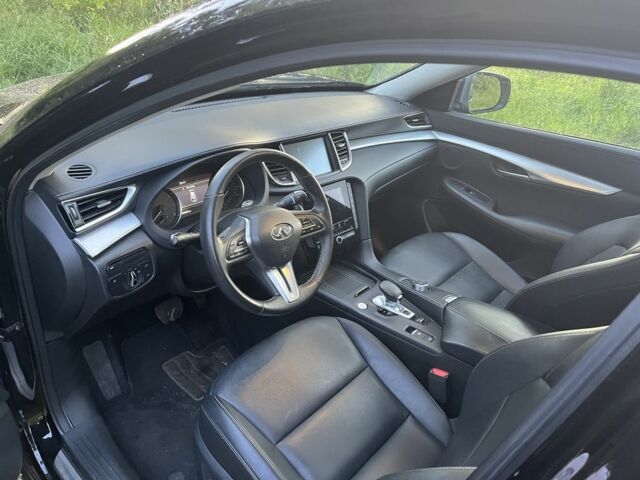 Чорний Інфініті QX50, об'ємом двигуна 2 л та пробігом 165 тис. км за 21500 $, фото 3 на Automoto.ua