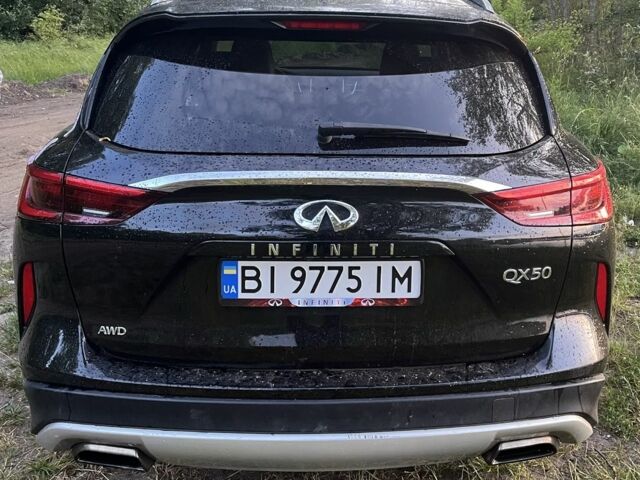Чорний Інфініті QX50, об'ємом двигуна 2 л та пробігом 165 тис. км за 21500 $, фото 2 на Automoto.ua