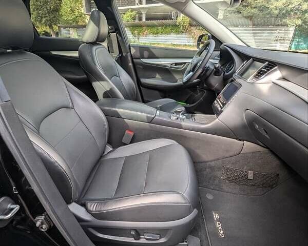 Чорний Інфініті QX50, об'ємом двигуна 2 л та пробігом 180 тис. км за 18500 $, фото 14 на Automoto.ua
