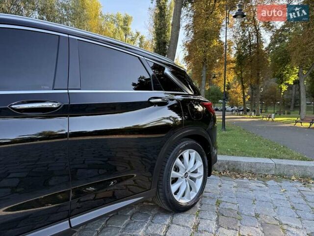 Черный Инфинити QX50, объемом двигателя 2 л и пробегом 84 тыс. км за 23999 $, фото 9 на Automoto.ua