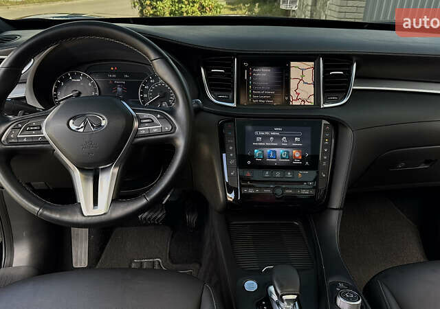 Чорний Інфініті QX50, об'ємом двигуна 2 л та пробігом 54 тис. км за 25888 $, фото 88 на Automoto.ua